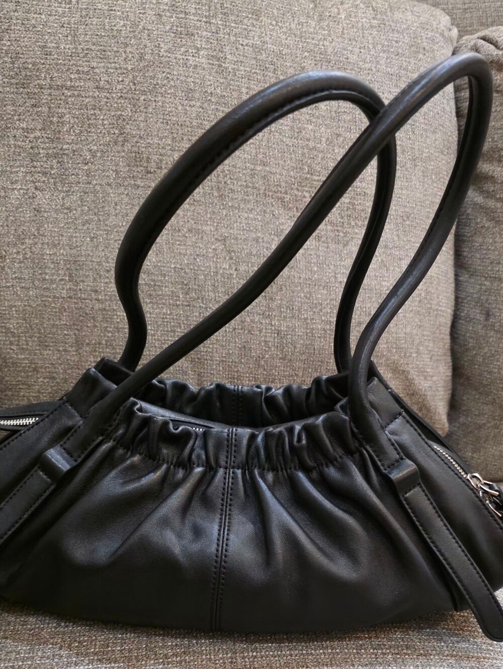 Marc Jacobs Cristina Leather Shoulder Bag - Picture 3 of 5